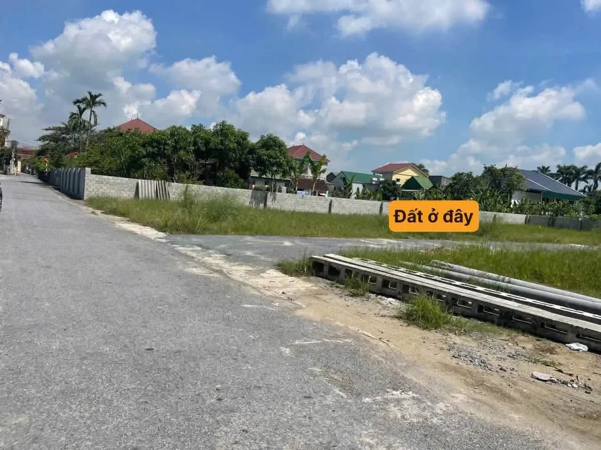 Bán  Lô đất rẻ đẹp cạnh UB & trường học xã Nghi Liên