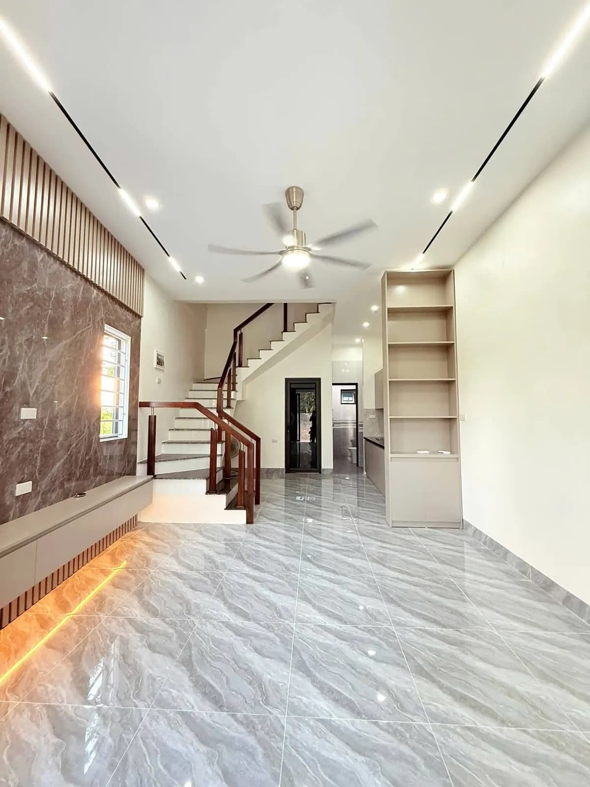 BÁN NHÀ 2 TẦNG - TRUNG TÂM HƯNG LỘC - GẦN CHỢ CỌI  - Zalo 0916 333 134.