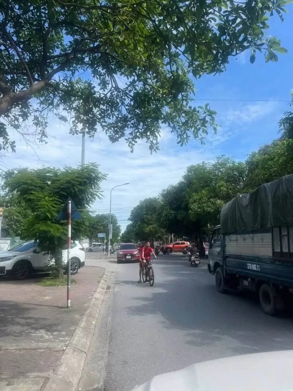 Bán nhanh 1 trong hai lô mặt đường tuệ tĩnh hoặc bán cả siêu đẹp