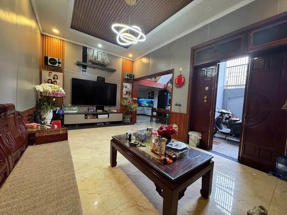 Cần tiền ra nhanh   🏡 NHÀ 3 tầng ngõ đường Tôn Thất Tùng