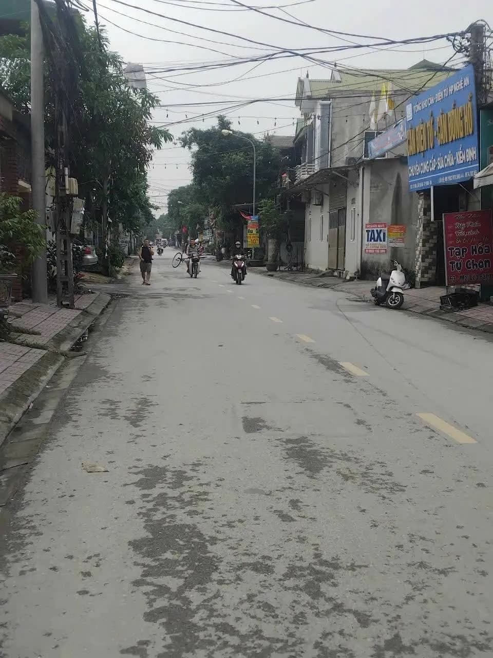Bán nhà mặt đường Mai Lão Bang, Nghi phú