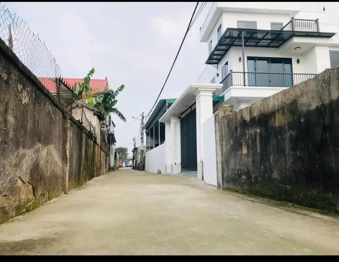 Chính chủ gửi bán lô góc đẹp giá cả hợp lý lối 2 đường Nguyễn Chí Thanh , p Vinh Hưng