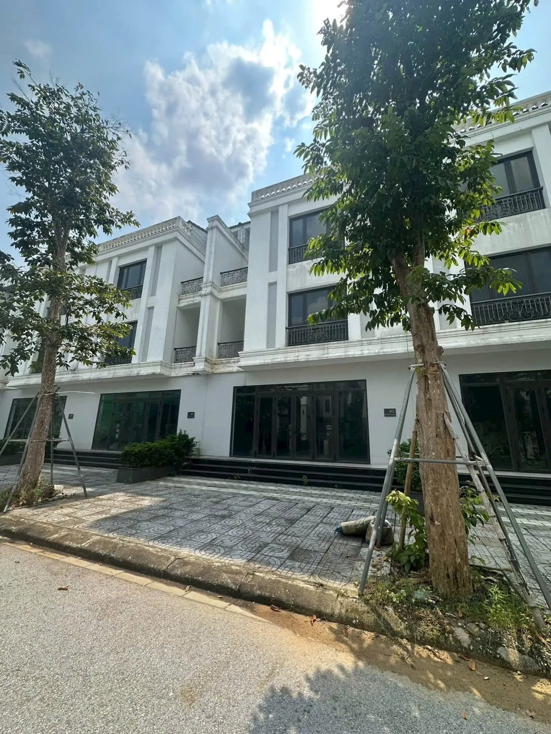 BÁN CĂN NHÀ LIỀN KỀ SHOPHOUSE - KĐT HETRYTAGE VINH TÂN🔥